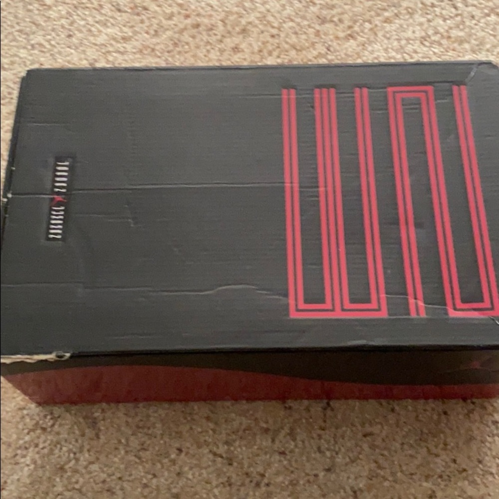 AIR JORDAN 11 RETRO RED 🔥🔥🔥 - Picture 1 of 6